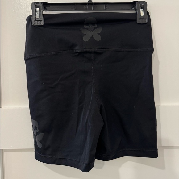 Betty Designs Black Women's Run Shorts size large - Picture 3 of 7
